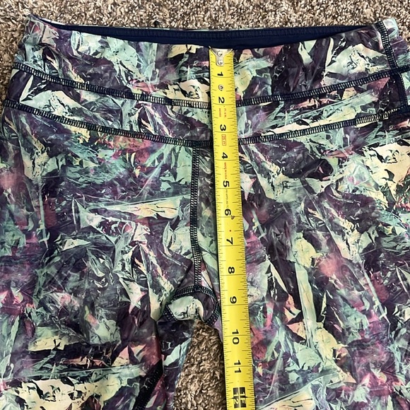 Lululemon Crop Leggings - Picture 5 of 7